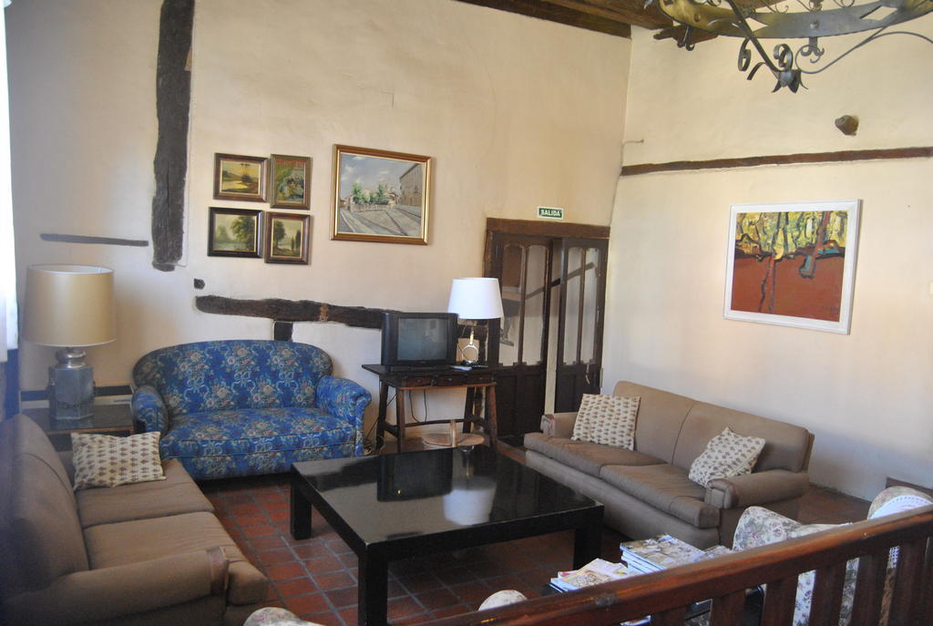 El Meson De Castrojeriz Hotel Buitenkant foto